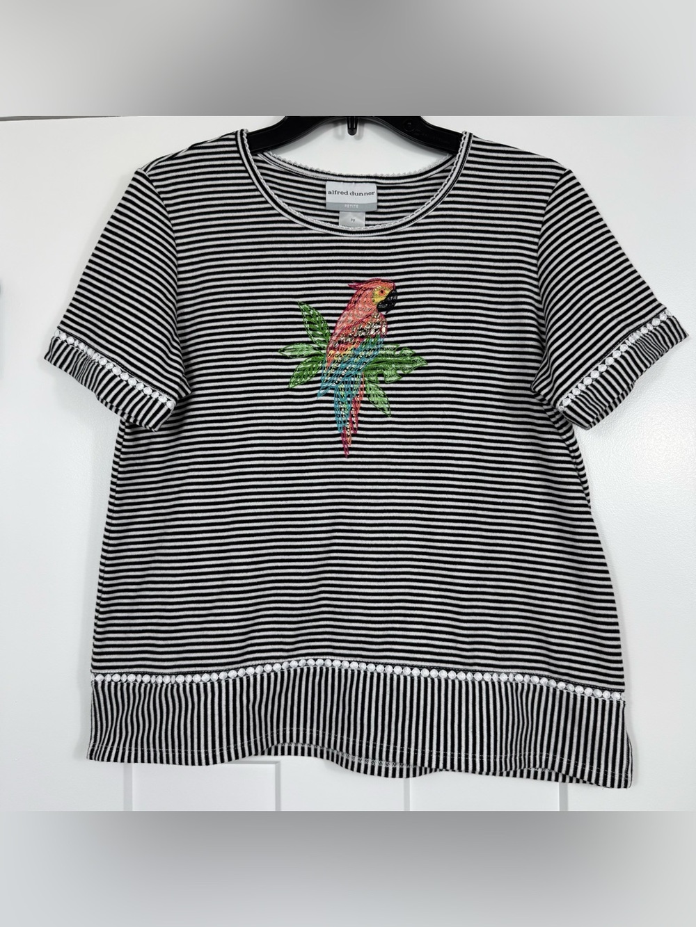 Alfred Dunner Island Vibes embroidered parrot striped black white Petite Medium